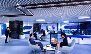 KienlongBank giành cú đúp giải thưởng cho hạng mục Nhân sự & Dịch vụ khách hàng