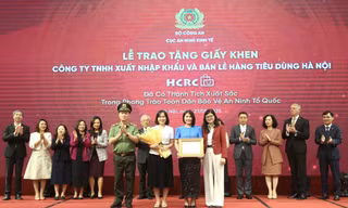 Công ty vận hành chuỗi siêu thị BRGMart nhận giấy khen trong phong trào 'Toàn dân Bảo vệ An ninh Tổ quốc năm 2024'