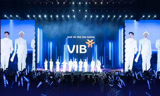 “VIB dẫn đầu xu thế thẻ” trở thành fanchant trong concert Anh Trai “Say Hi”