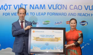 Sữa cô gái Hà Lan đầu tư 55 tỷ đồng vào giáo dục