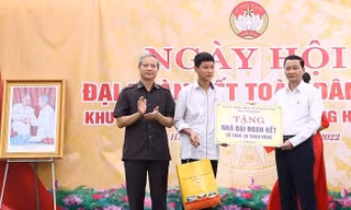 Chủ tịch UBND tỉnh Thanh Hoá Đỗ Minh Tuấn dự Ngày hội Đại đoàn kết toàn dân tộc tại Tổ dân phố Đoan Hùng