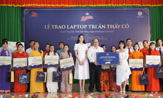 Giáo viên tỉnh Đắk Nông: Hạnh phúc khi được tiếp thêm động lực 'trồng người'