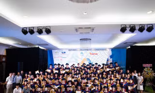 Anh văn Hội Việt Mỹ VUS trao tặng học bổng tiếng Anh toàn phần cho 85 Tân Thủ Khoa 