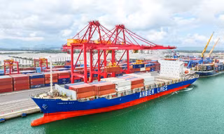 Việt Nam xuất siêu 7,6 tỷ USD