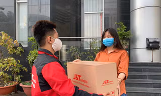 Nỗ lực vượt khó cùng người lao động của J&T EXPRESS trong mùa dịch