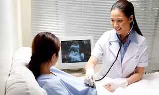 Câu chuyện chiếc phong bì của bác sĩ khoa sản