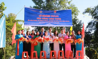 Đoàn Thanh niên Kiểm toán nhà nước bàn giao công trình thanh niên Cầu giao thông nông thôn