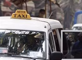 Trói lái xe taxi bỏ ở nghĩa địa, cướp tài sản