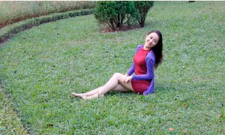 Người đẹp Đại học Thương mại trong nắng vàng, cỏ xanh