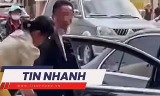 TIN NHANH: Người dọa chém nữ công nhân ngăn bẻ hoa ở công viên là ai?