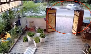 Clip ô tô lao như tên bắn trên quốc lộ, tông chết người đi xe máy
