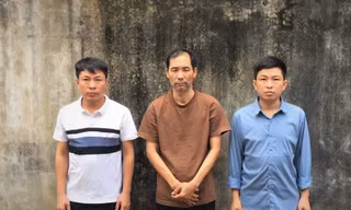 Bắt 3 đối tượng tự xưng phóng viên để ‘vận động’ ủng hộ kinh phí dịp 30/4-1/5