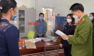 Nghệ An: Hai cán bộ địa chính xã chiếm đoạt tiền của nhiều người xin cấp 'sổ đỏ'