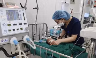 Hỗ trợ chi phí điều trị, cứu bé sơ sinh người Mông bị xuất huyết não 
