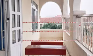 Vụ lan can rơi làm 3 nữ sinh nhập viện: Đặt trách nhiệm cao nhất với học sinh gặp nạn