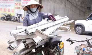 Miệt mài trên phố mưu sinh trong ngày quốc tế lao động 1/5