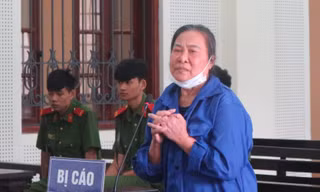 Người phụ nữ buôn đồng nát lần thứ 4 hầu tòa vì ma túy