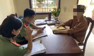 Đăng bài xúc phạm CSGT trên facebook, cô gái 16 tuổi bị triệu tập