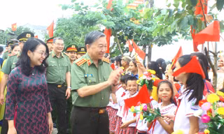 Đại tướng Tô Lâm vui Ngày hội Đại đoàn kết toàn dân tộc tại Nghệ An