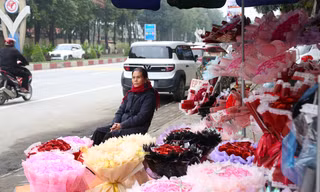 Hoa, quà tặng ngóng khách trong ngày dành cho “một nửa thế giới” 