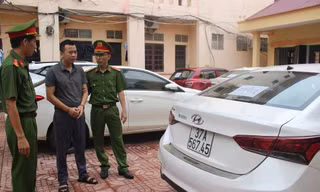 Tạo vỏ bọc doanh nhân thành đạt, lừa thuê hàng chục ô tô rồi đem bán 