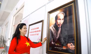 Ảnh, tư liệu quý về Chủ tịch Hồ Chí Minh