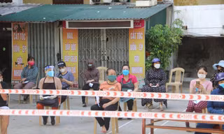 Test nhanh COVID-19 lần 2 với những “điểm nóng” tại thành phố Vinh