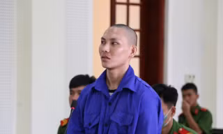 Lời khai của đứa cháu về việc lột quần của dì ruột bị khuyết tật