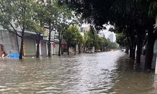 Nghệ An ngập trong biển nước sau cơn mưa lớn, một người mất tích