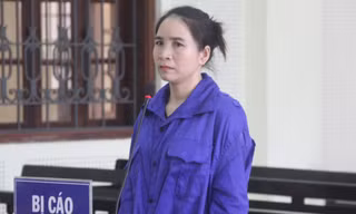 Người phụ nữ ngược núi buôn ma túy, giấu ‘hàng’ trong nội y