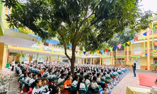 Thực hư thông tin ‘người lạ mặt dụ dỗ, bắt cóc học sinh’ ở TP Vinh