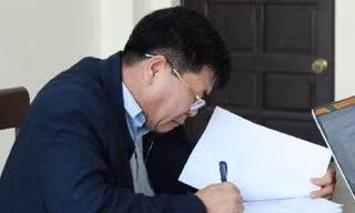 Đình chỉ công tác hiệu trưởng liên quan vụ gian lận tuổi cầu thủ Sông Lam Nghệ An