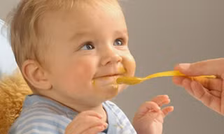 Cải thiện tình trạng nôn trớ ở trẻ em