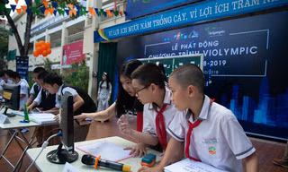 Học sinh tham gia cuộc thi Violympic 