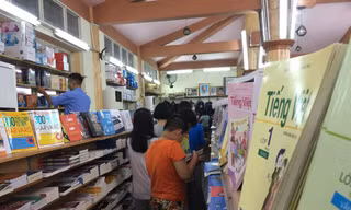 Tình trạng khan hiếm SGK xảy ra đối với các lớp đầu cấp 