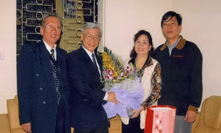 Tổng bí thư, Chủ tịch nước đến thăm cô Đặng Thị Phúc năm 2005