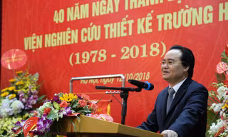 Bộ trưởng Bộ GD&ĐT Phùng Xuân Nhạ phát biểu tại buổi lễ kỷ niệm