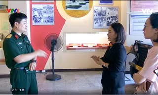 Nhà báo Tạ Bích Loan thực hiện "Đất nước trọn niềm vui"