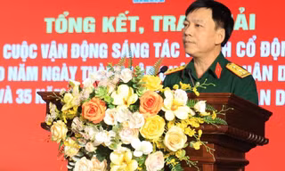 Tổng cục Chính trị trao giải tranh cổ động về Quân đội