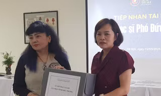 Tiếp nhận tư liệu gốc sáng tác nổi tiếng của nhạc sĩ Phó Đức Phương
