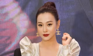 Phương Oanh khoe eo thon, chân dài