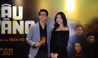 Hoa hậu Đỗ Mỹ Linh, diễn viên Bình An cùng dàn nghệ sĩ chúc mừng ê kíp "Cậu Vàng"