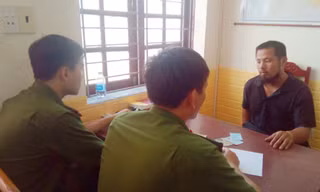 Đối tượng tại cơ quan công an