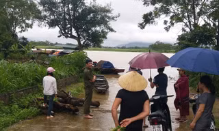 Nước dâng, ngập đường tại xã Xuân Cao, huyện Thường Xuân