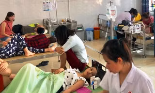 Ngộ độc thực phẩm ở khu du lịch, hàng chục người nhập viện khẩn cấp
