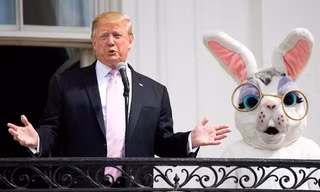 Cựu Tổng thống Trump có lời chúc mừng Lễ Phục Sinh không thể kỳ lạ hơn, ai cũng choáng