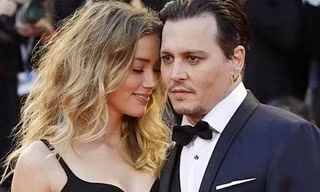 Johnny Depp hành động lạ, dân mạng băn khoăn: Vì “tình xưa nghĩa cũ” hay “xỏ xiên” Amber Heard?