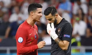 Chỉ vì phớt lờ lời khuyên của Cristiano Ronaldo, thủ môn Bồ Đào Nha không đỡ được penalty