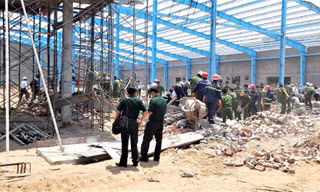 Sự cố sập công trình nhà xưởng tại KCN Hoà Phú vào ngày 15/3 làm 6 người chết.
