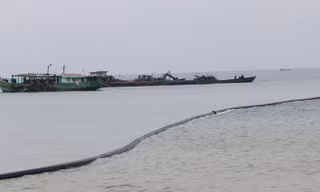 Ồ ạt bơm cát, nước mặn lên đảo Phú Quốc